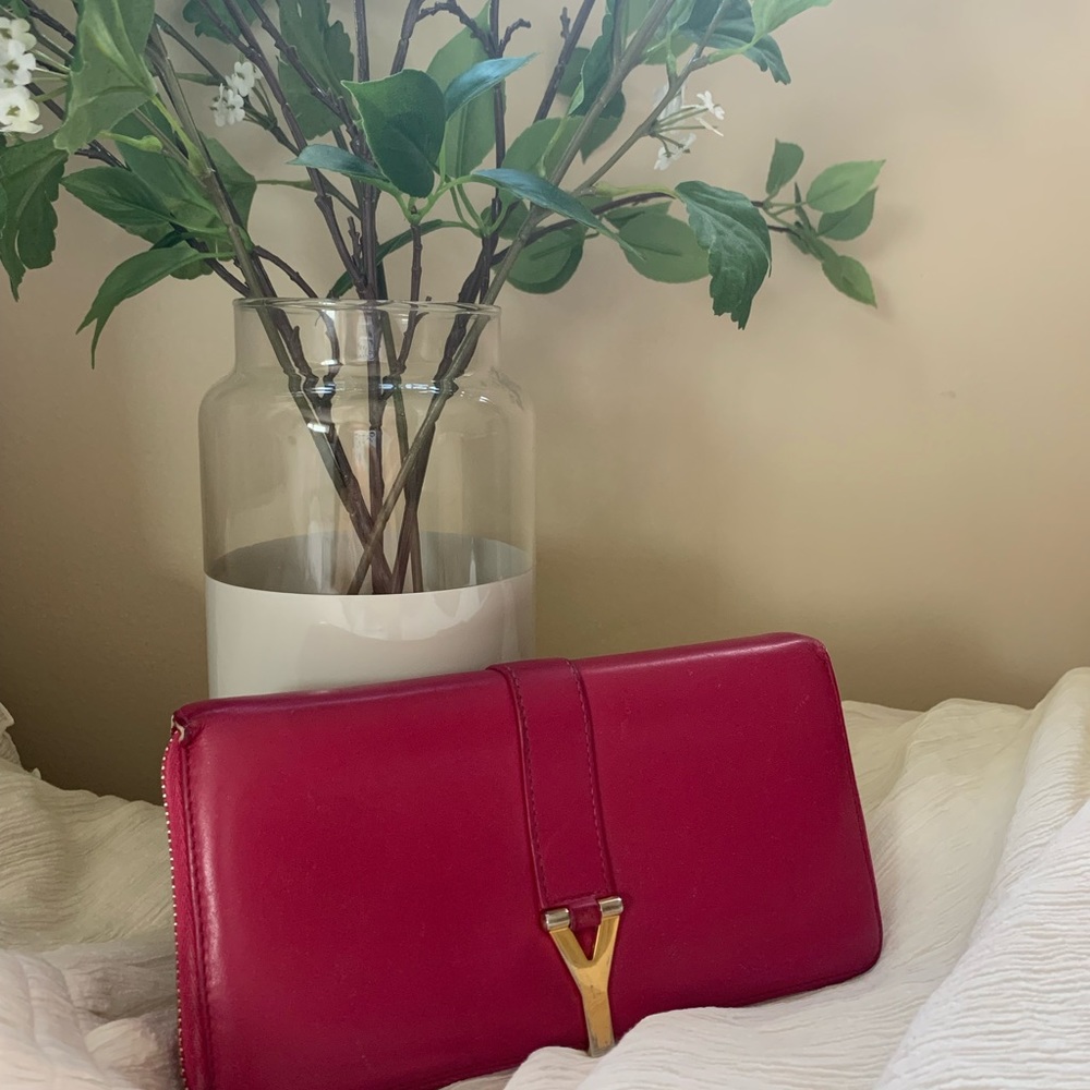 Saint Laurent ChYc Wallet - Fuschia Calfskin